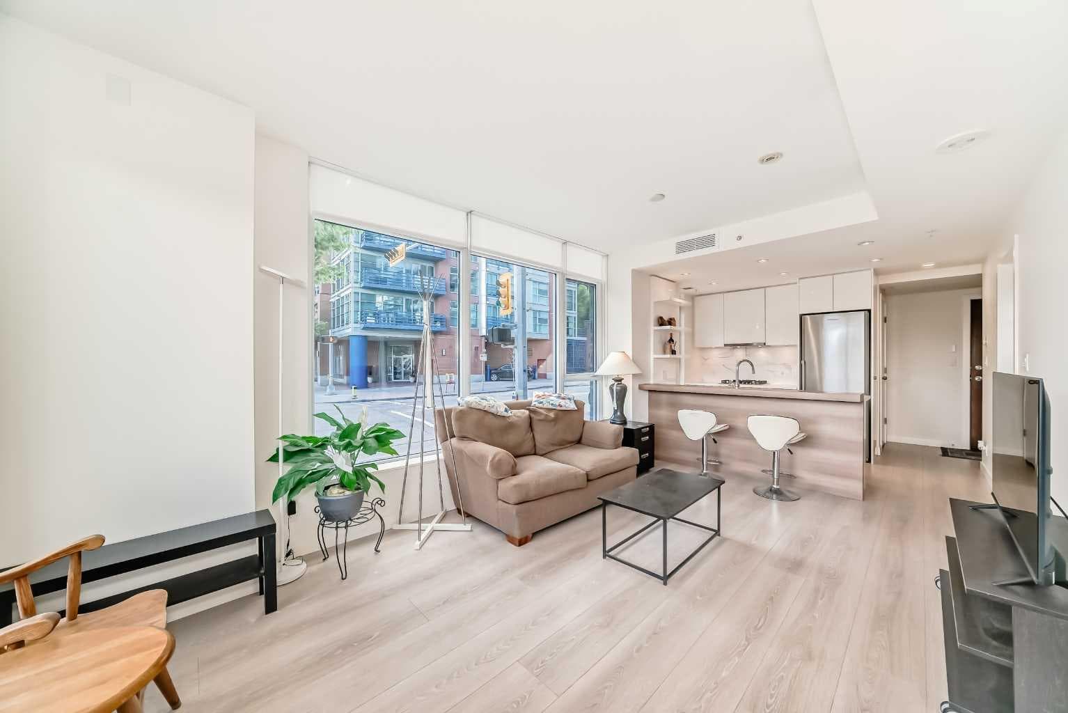 106, 118 Waterfront Court SW