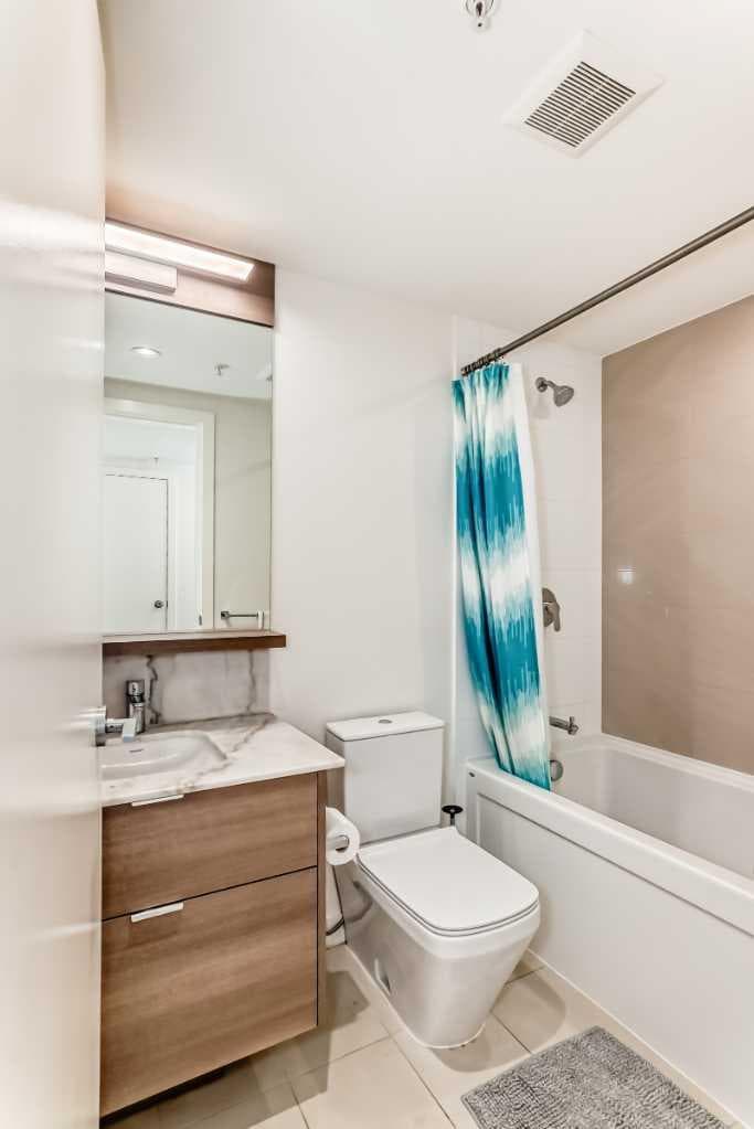 106, 118 Waterfront Court SW