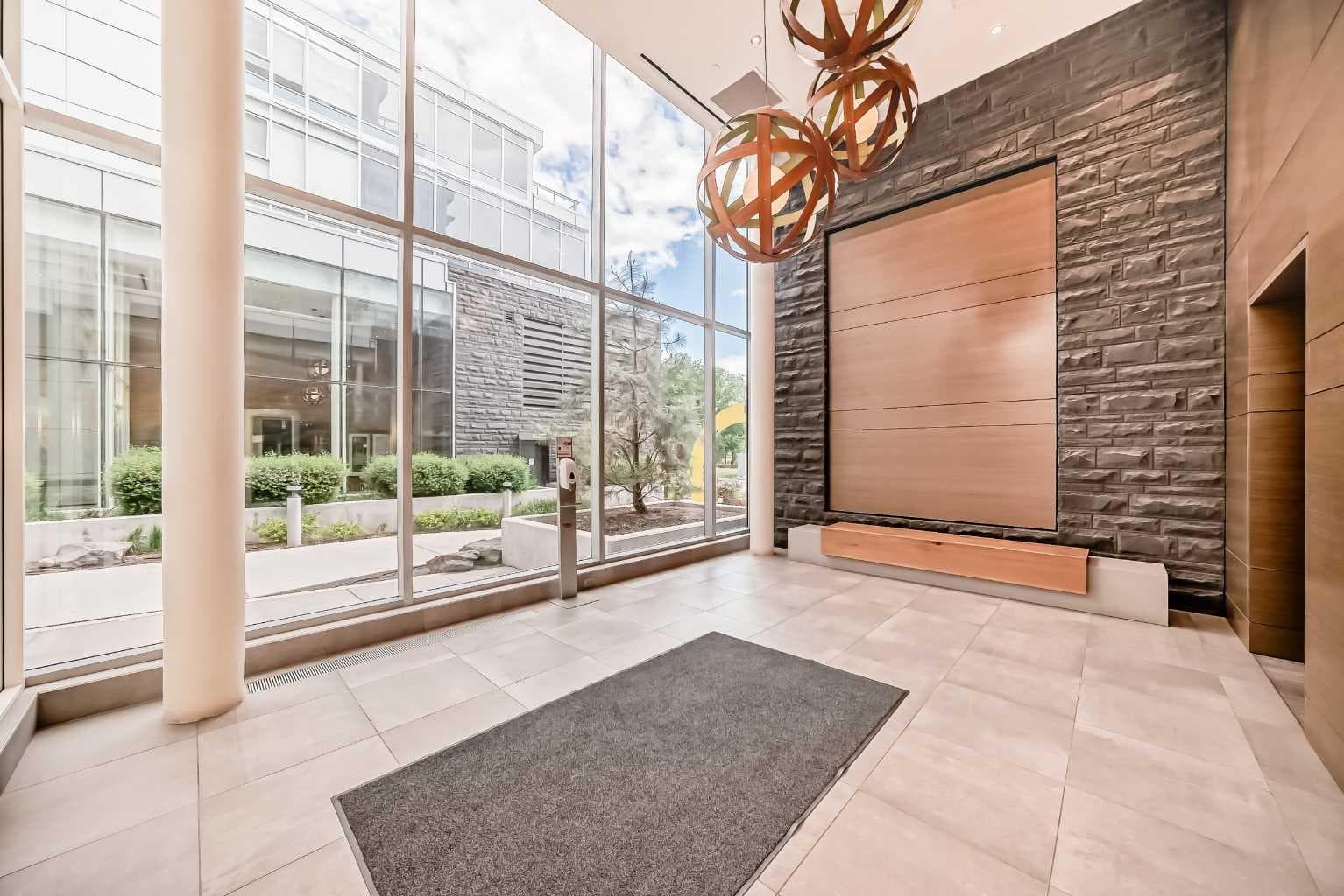 106, 118 Waterfront Court SW
