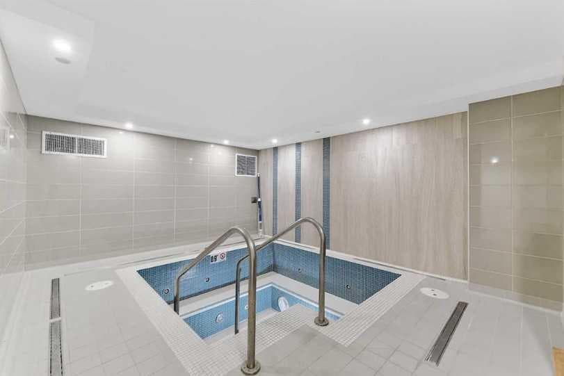 106, 118 Waterfront Court SW