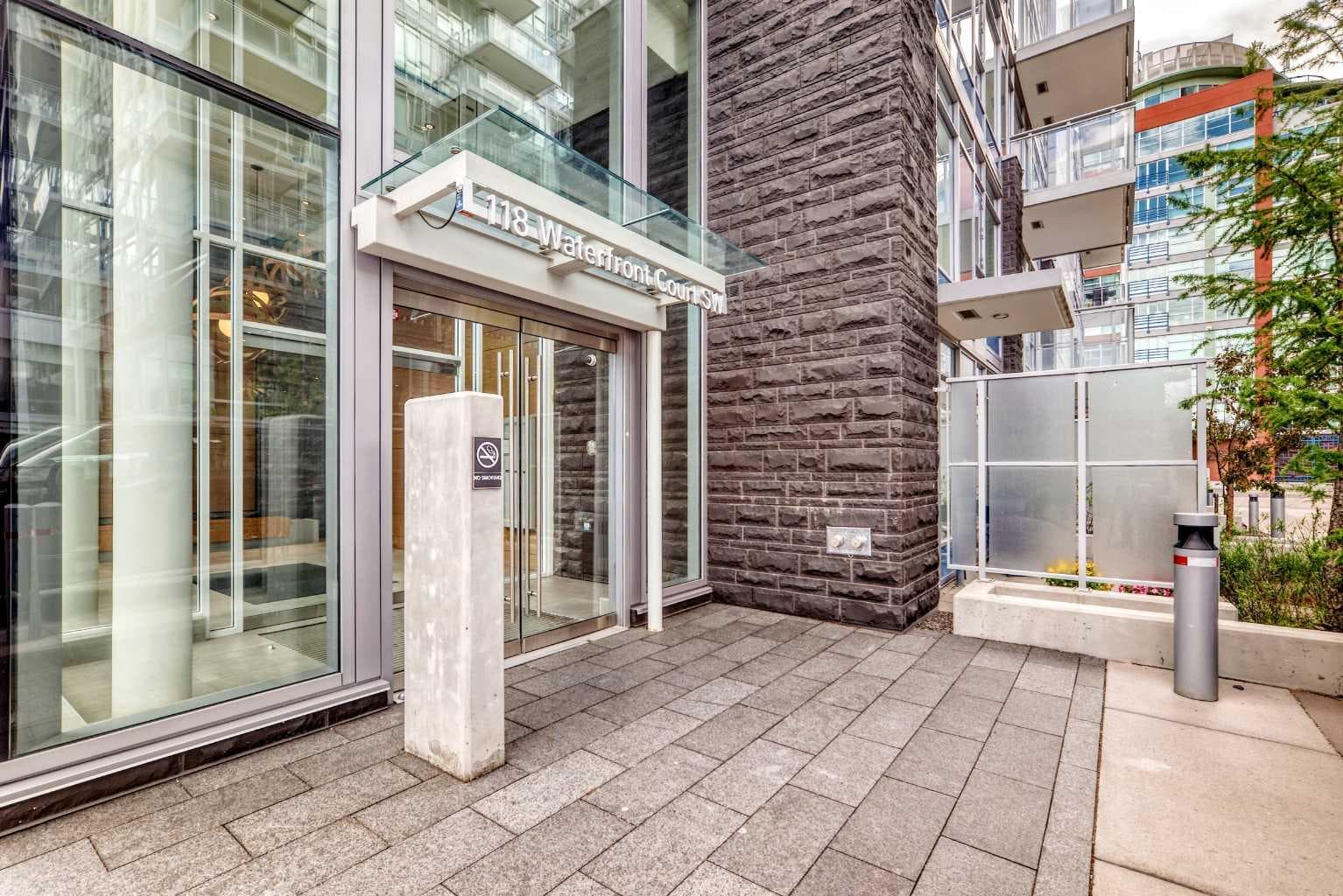 106, 118 Waterfront Court SW