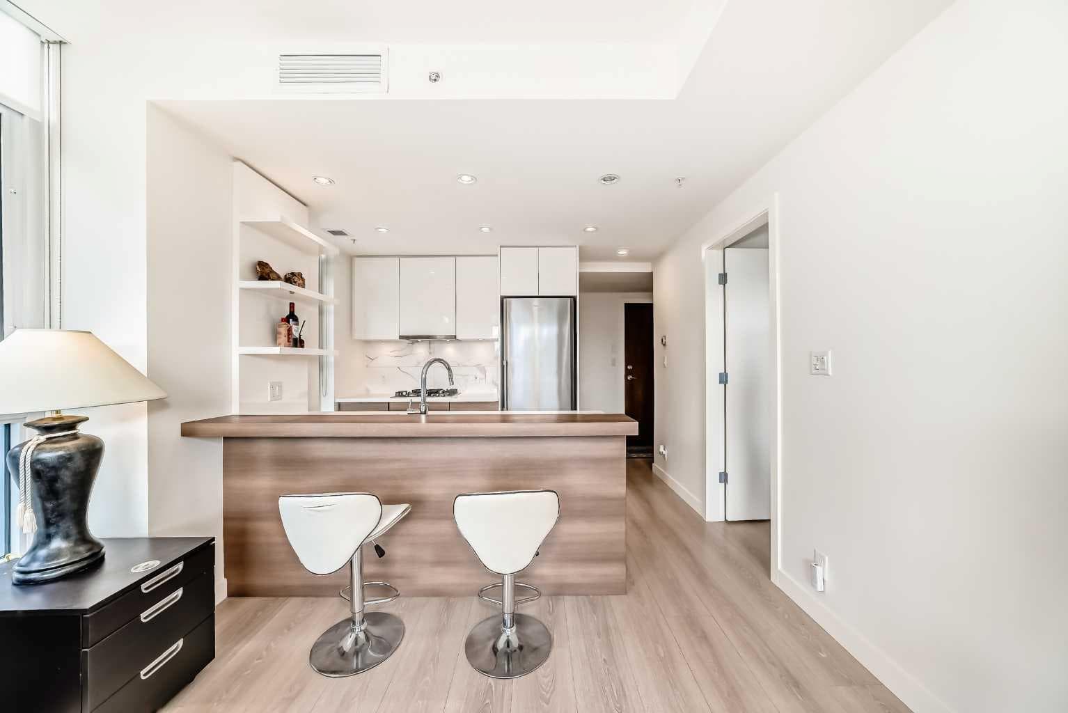 106, 118 Waterfront Court SW