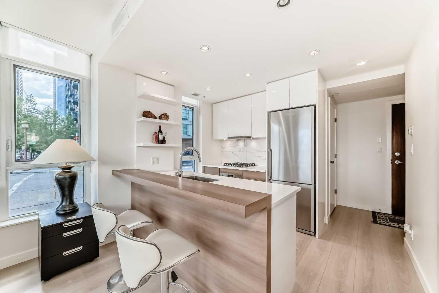 106, 118 Waterfront Court SW