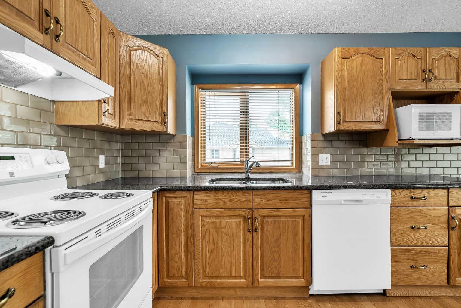 8 Edgepark Villas NW