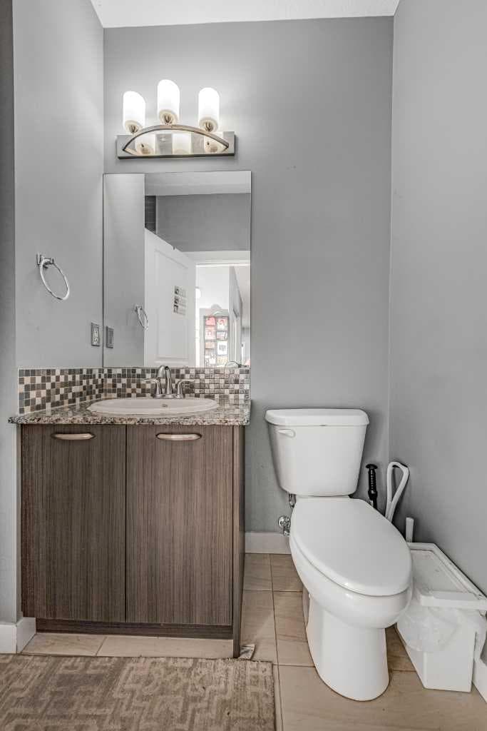 227 Redstone Heights NE