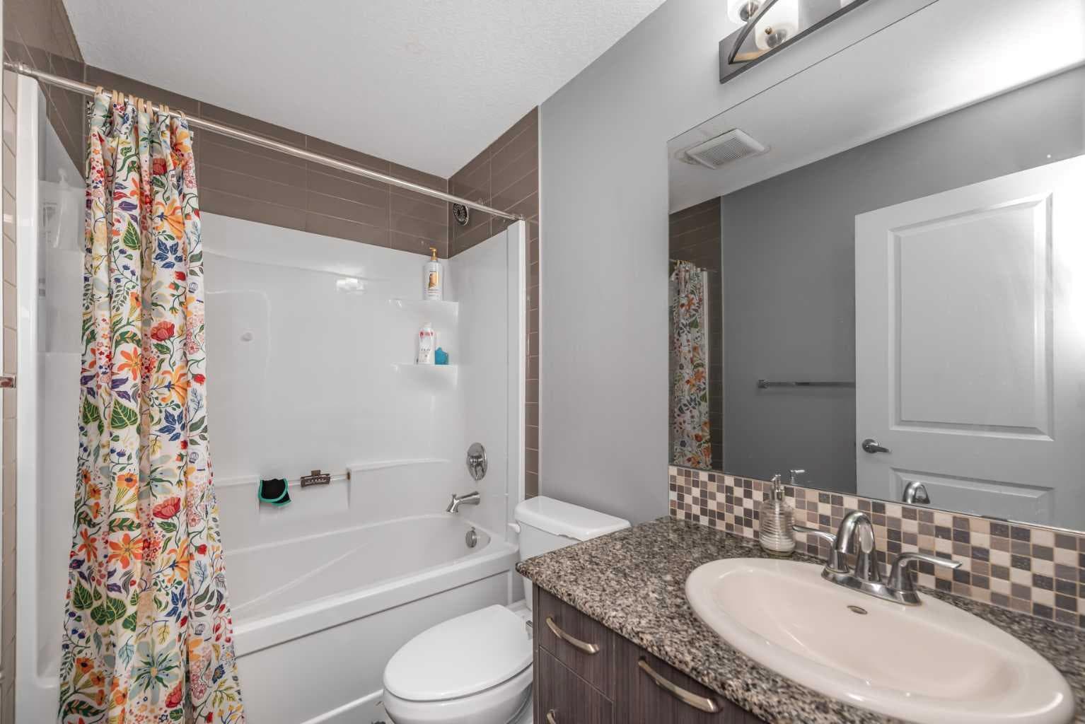 227 Redstone Heights NE