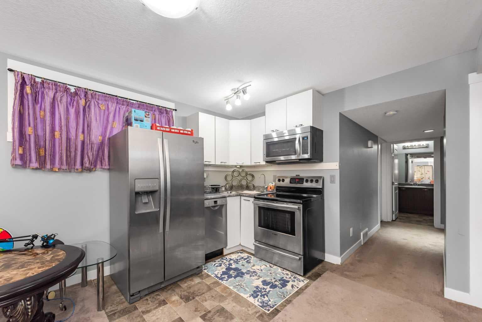 227 Redstone Heights NE
