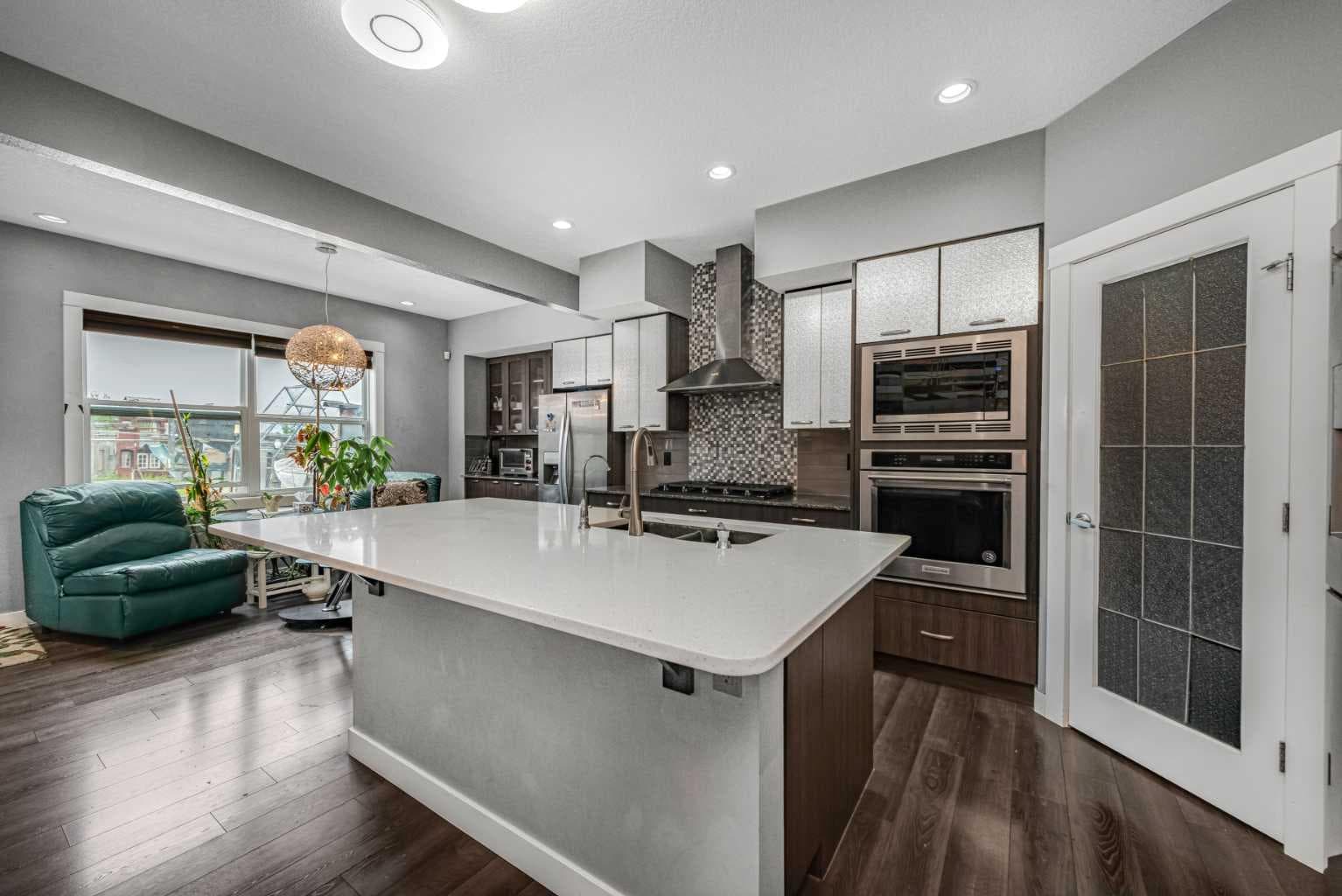 227 Redstone Heights NE