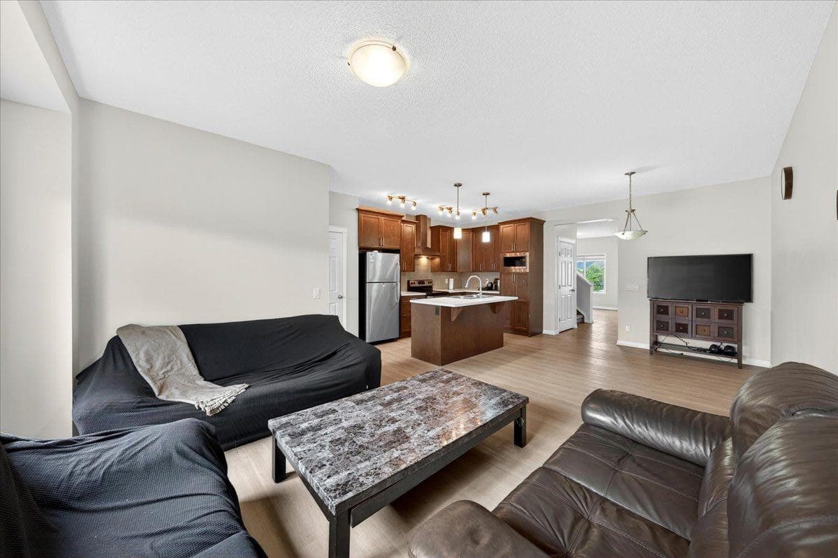 15 Savanna Parade 