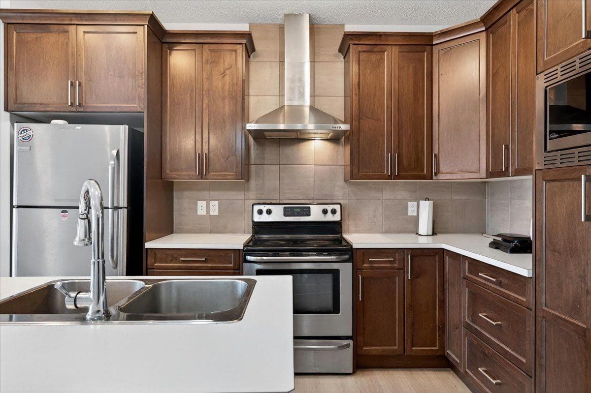 15 Savanna Parade 