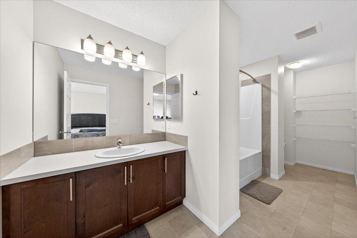 15 Savanna Parade 