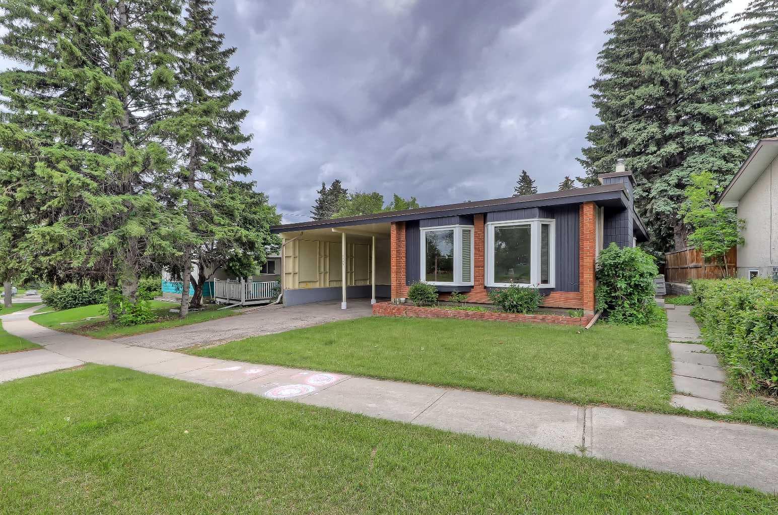 4315 Charleswood Drive NW