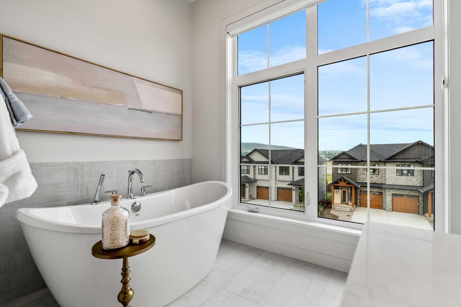 124 Greenwich Drive NW