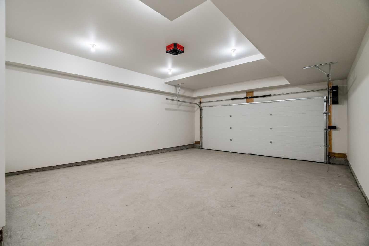 124 Greenwich Drive NW