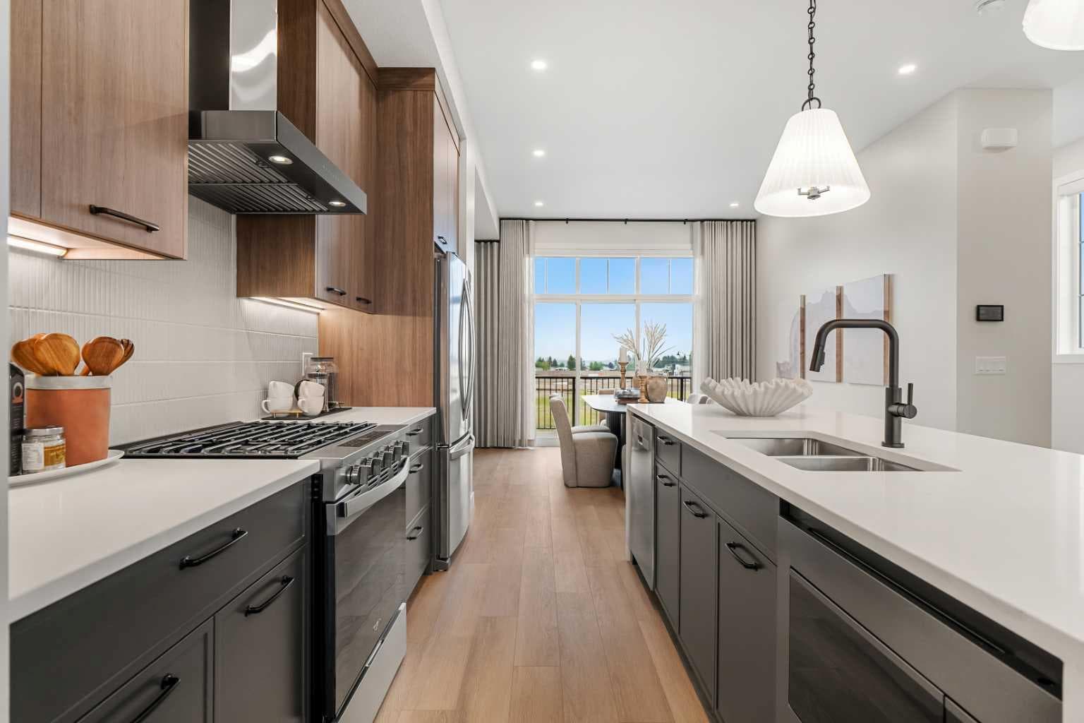 124 Greenwich Drive NW