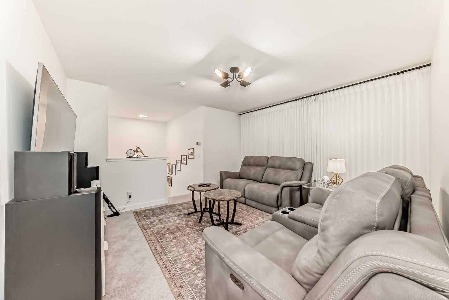 385 Edith Road NW
