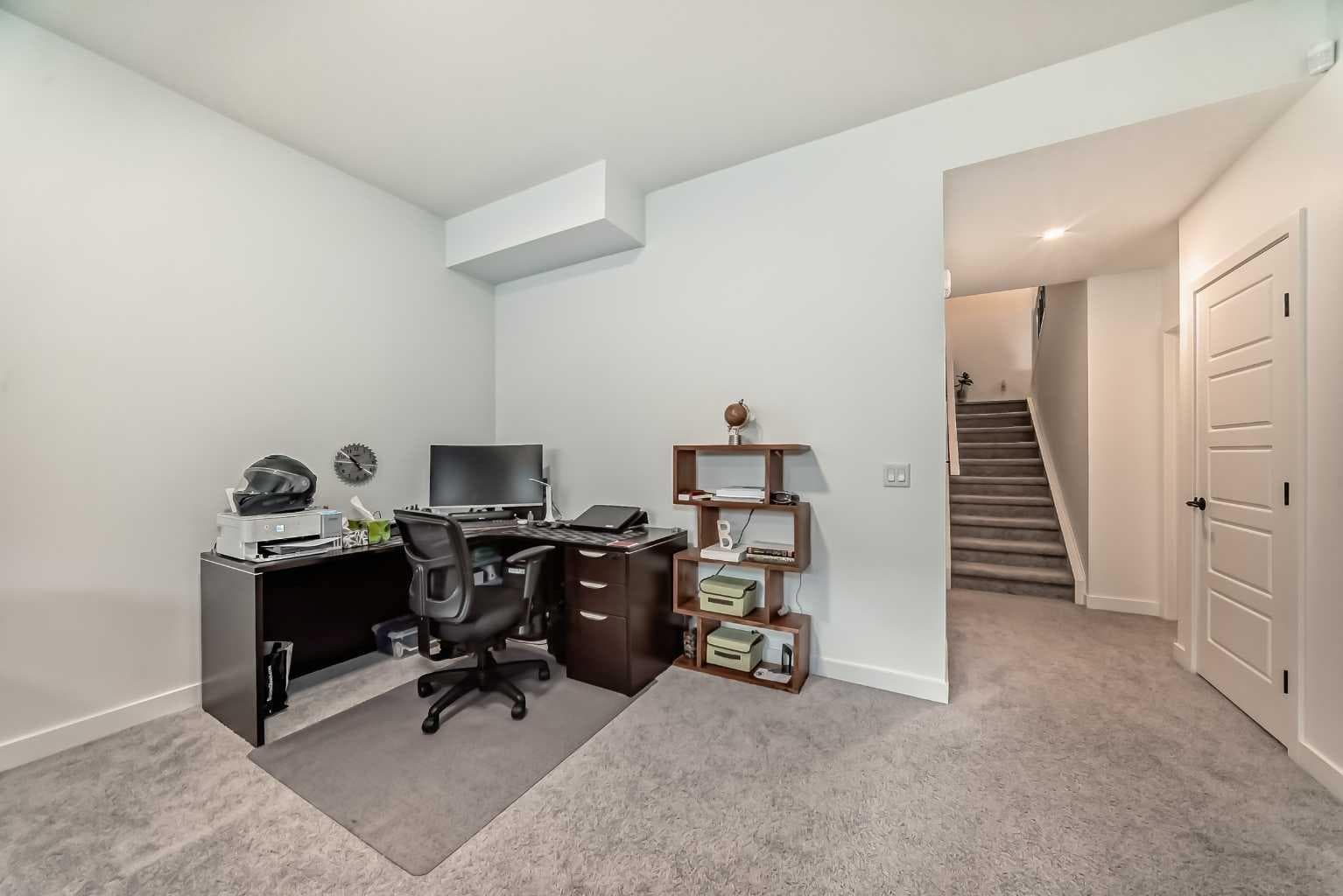 385 Edith Road NW