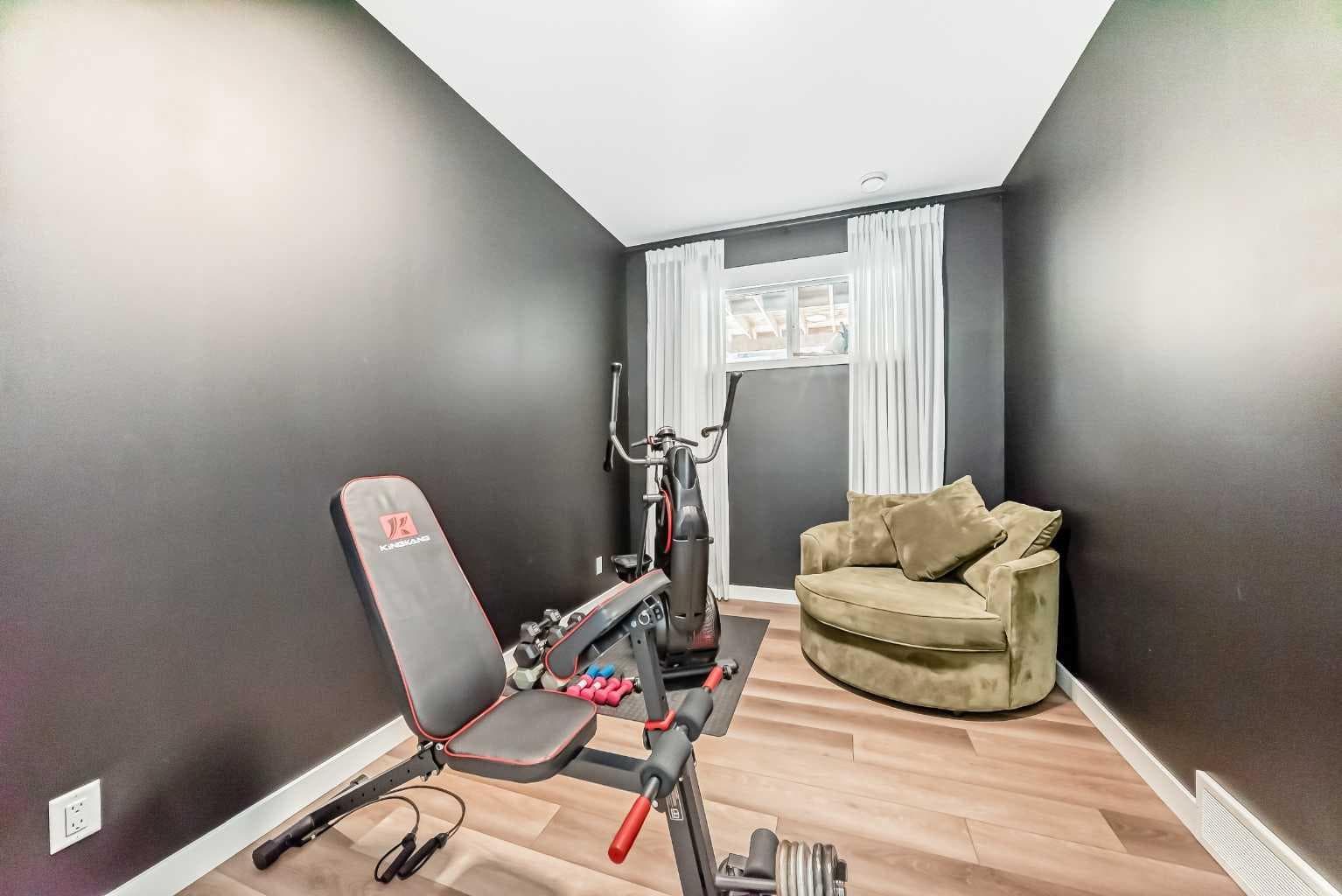 385 Edith Road NW