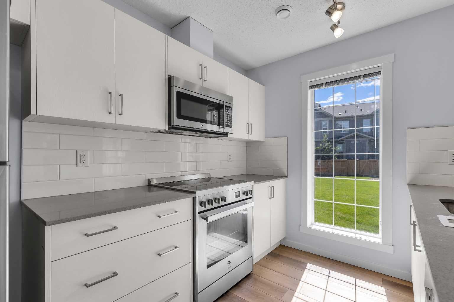 237 Cranbrook Square SE