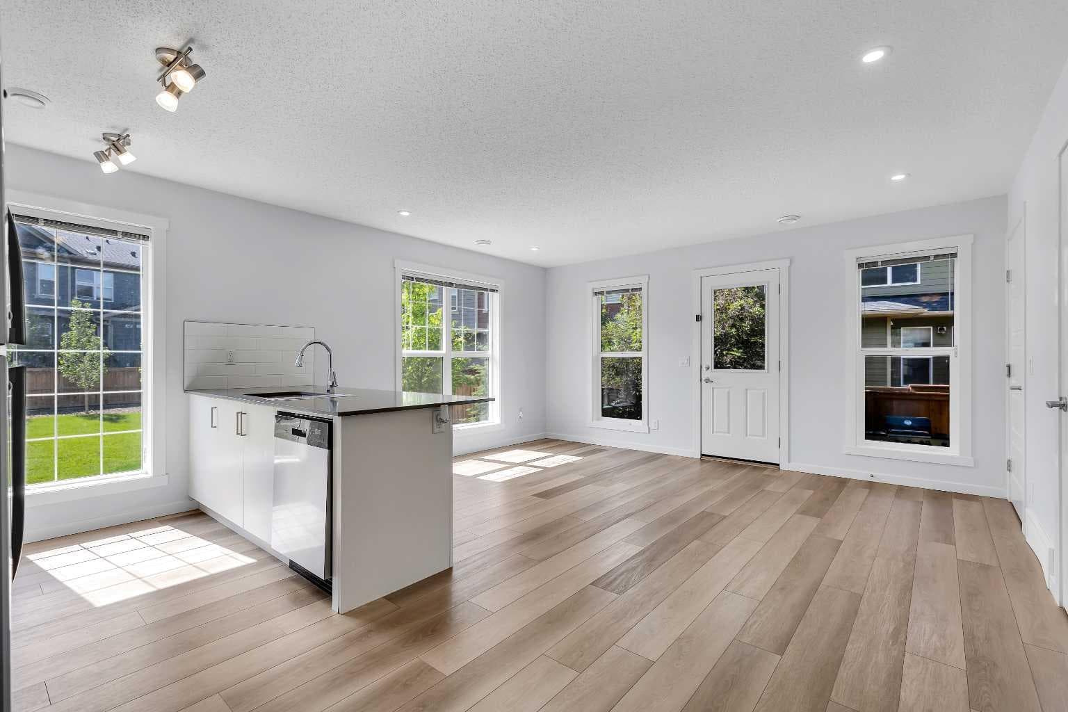 237 Cranbrook Square SE