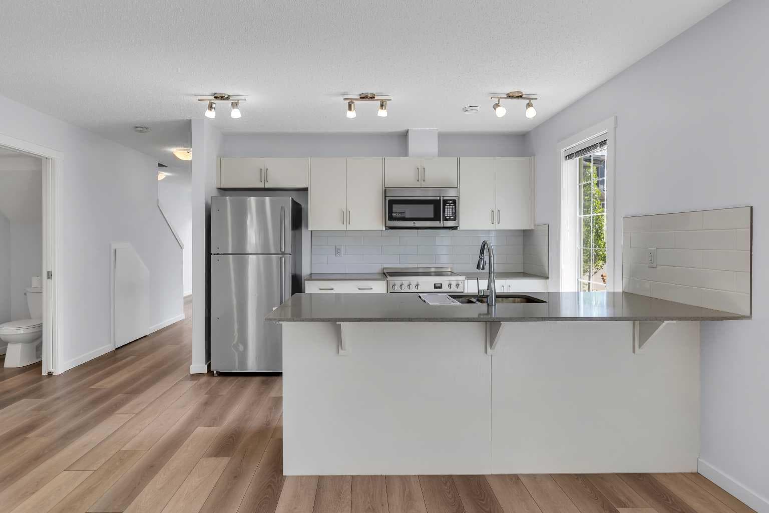 237 Cranbrook Square SE