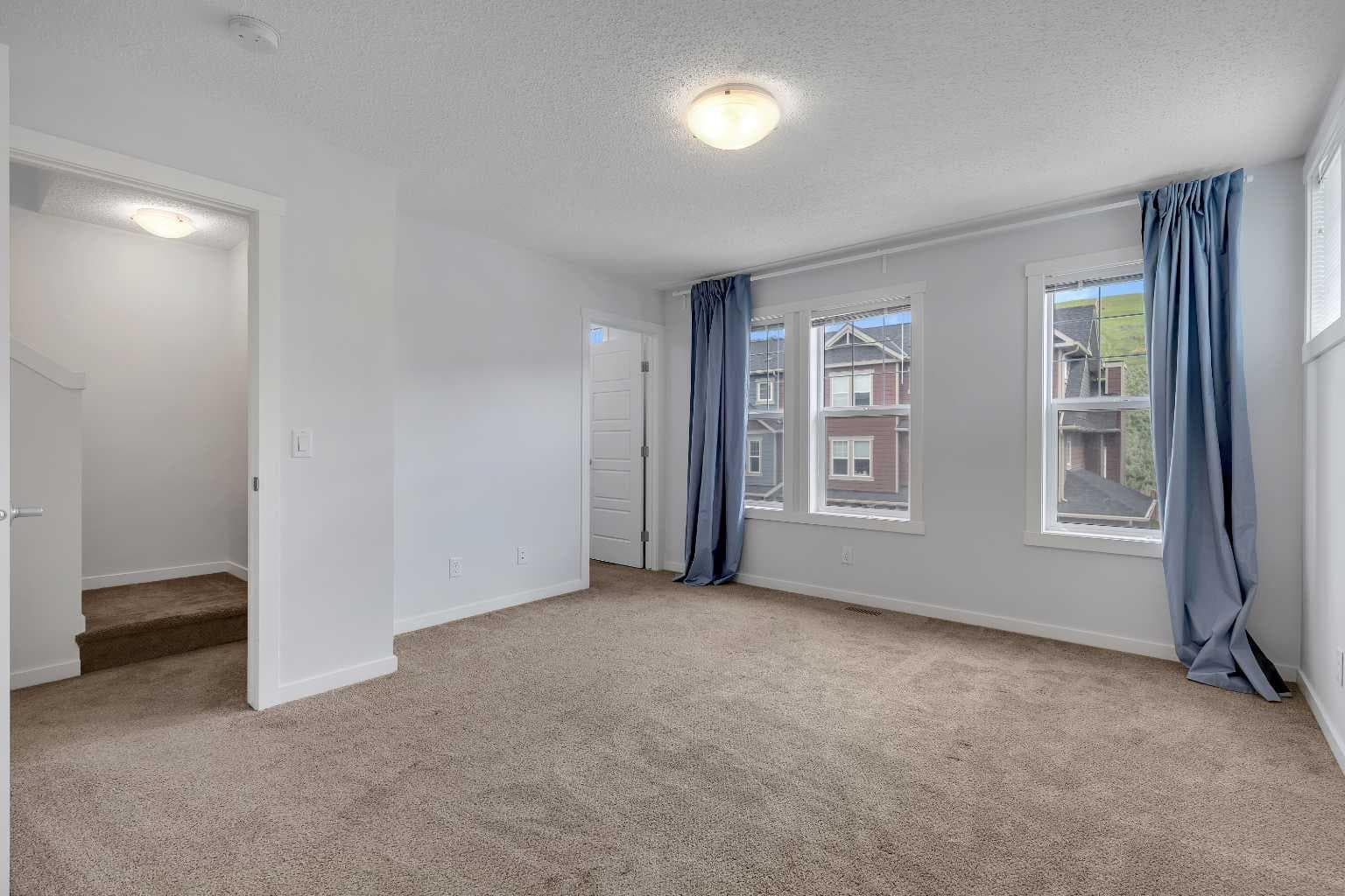 237 Cranbrook Square SE