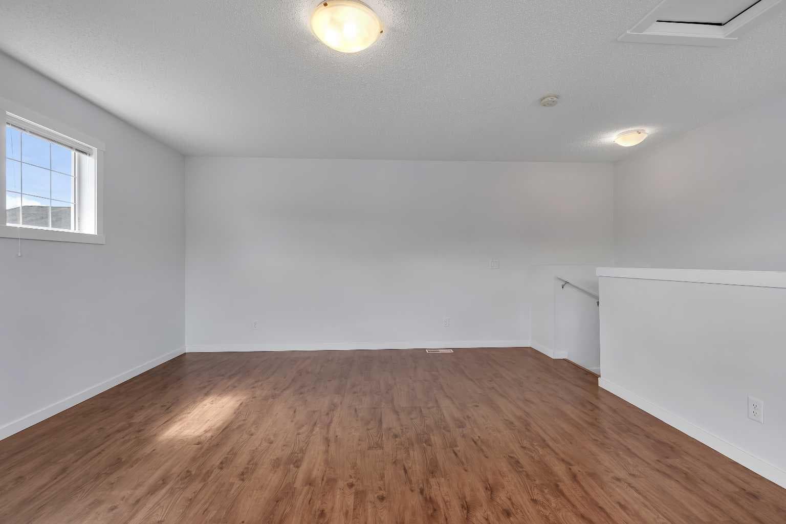 237 Cranbrook Square SE
