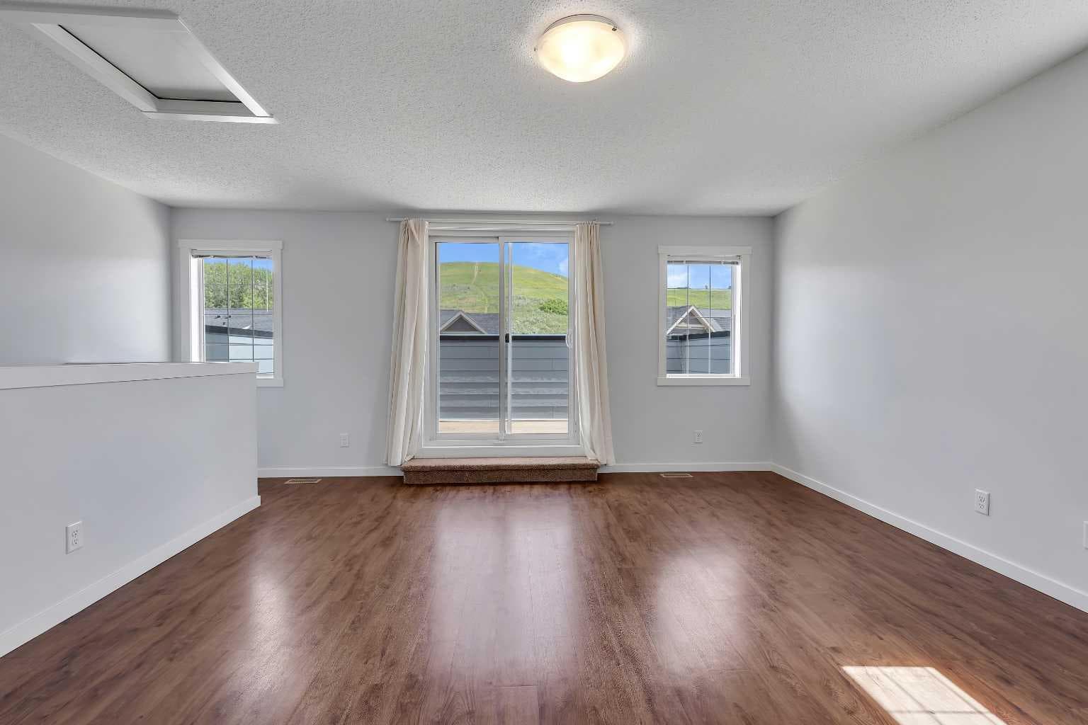 237 Cranbrook Square SE
