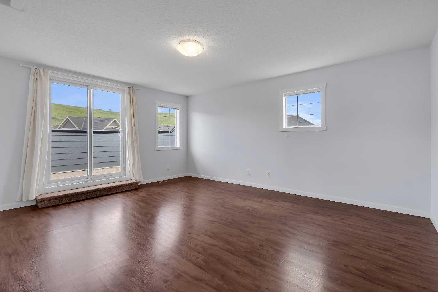 237 Cranbrook Square SE