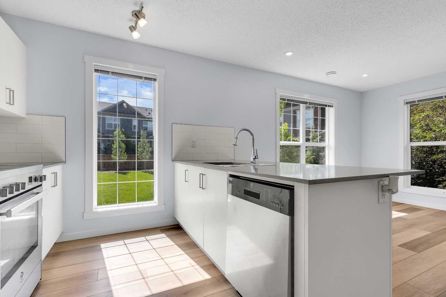 237 Cranbrook Square SE