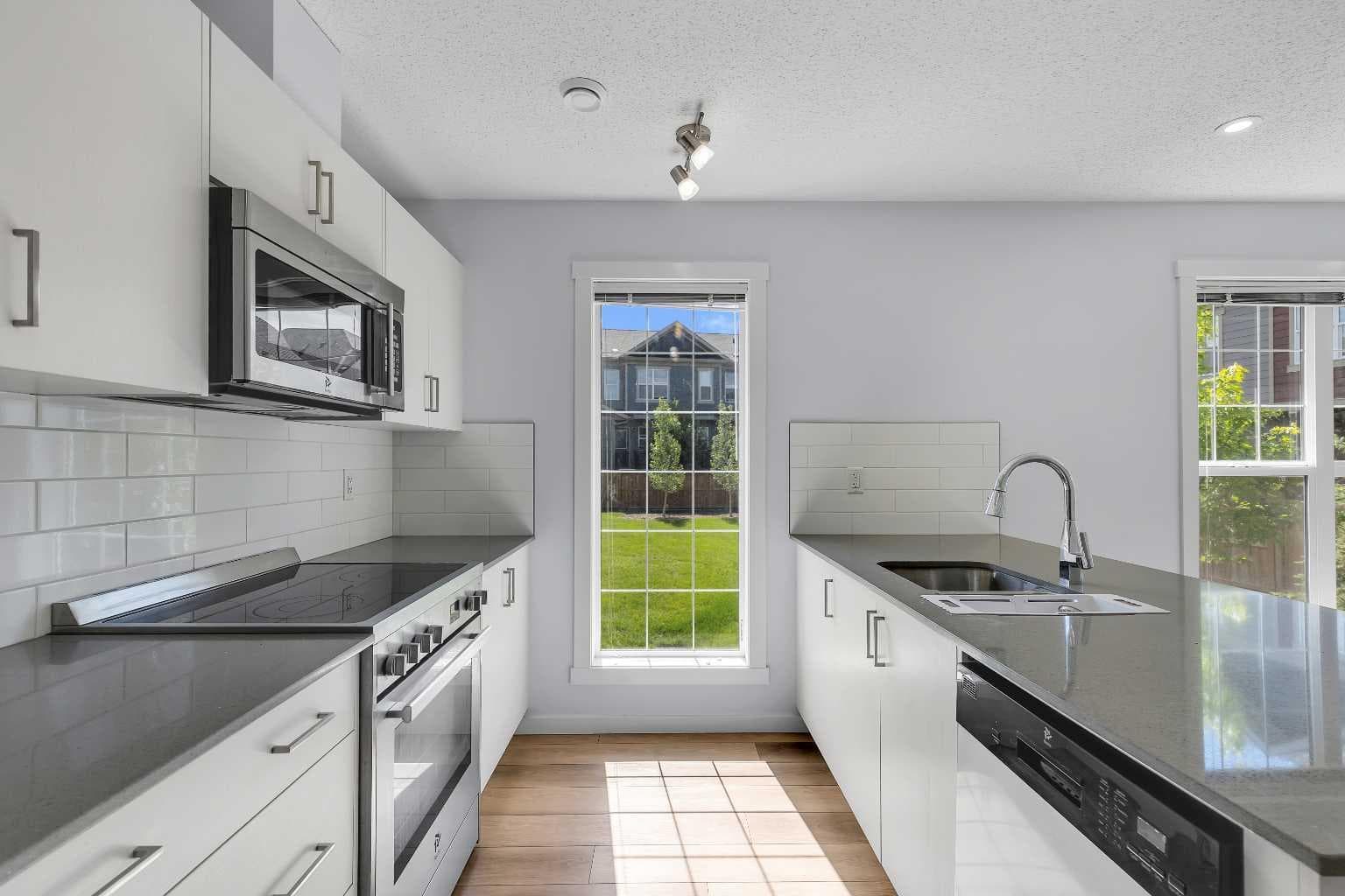 237 Cranbrook Square SE
