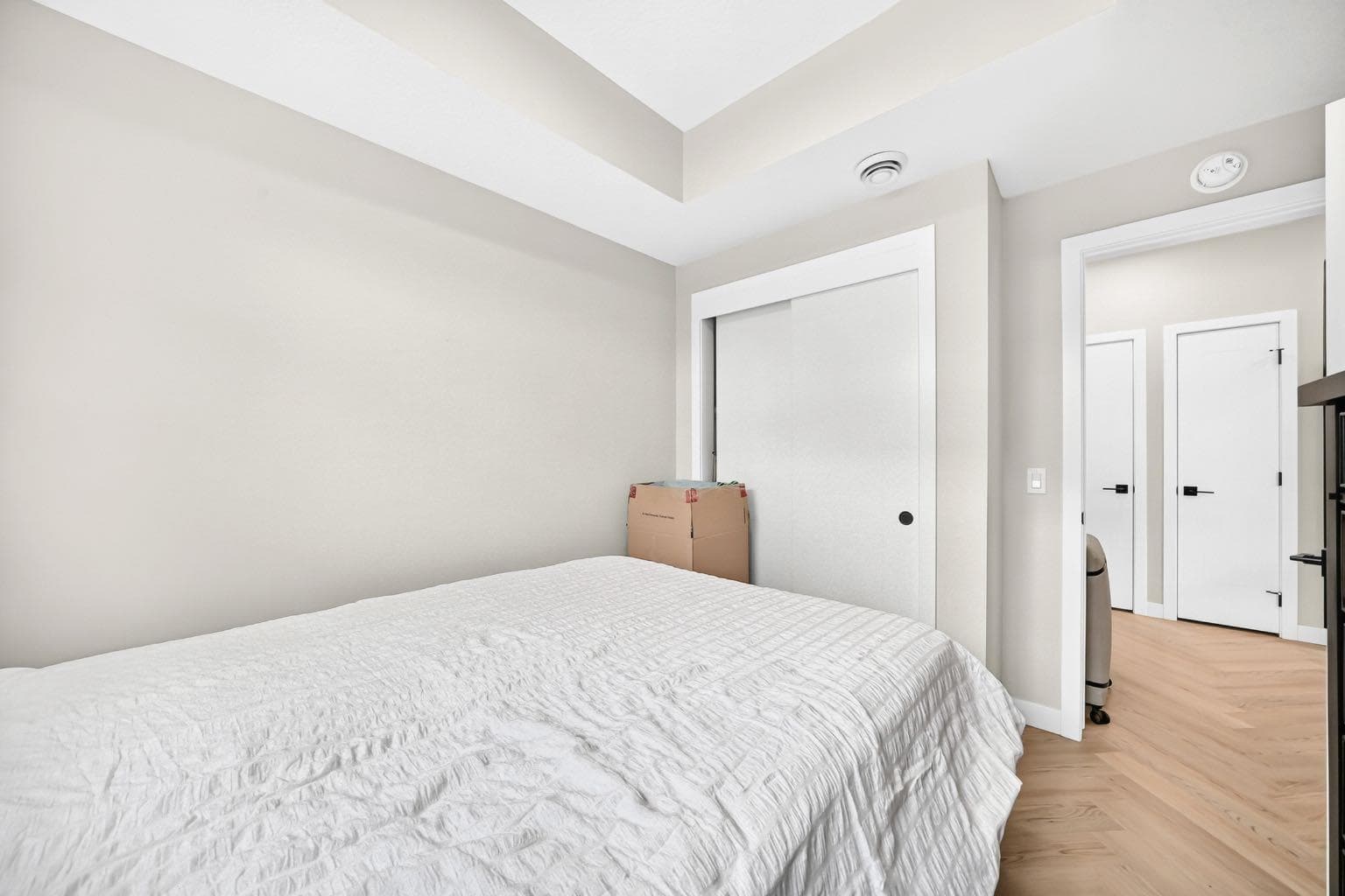 301, 562 Seton Circle SE