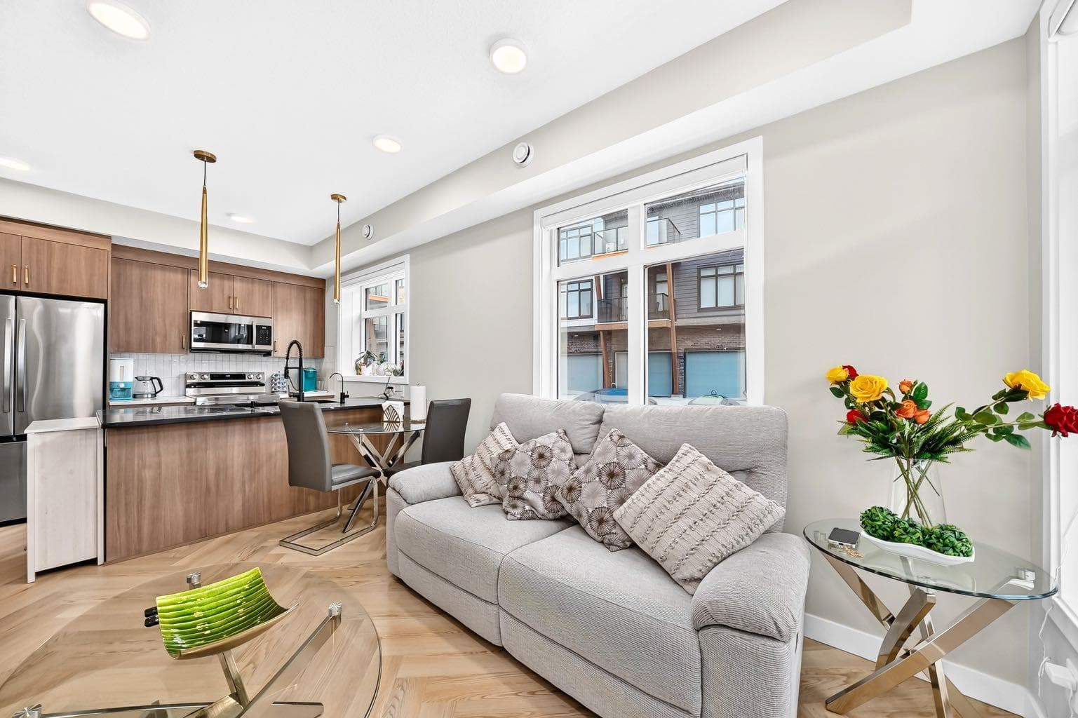 301, 562 Seton Circle SE
