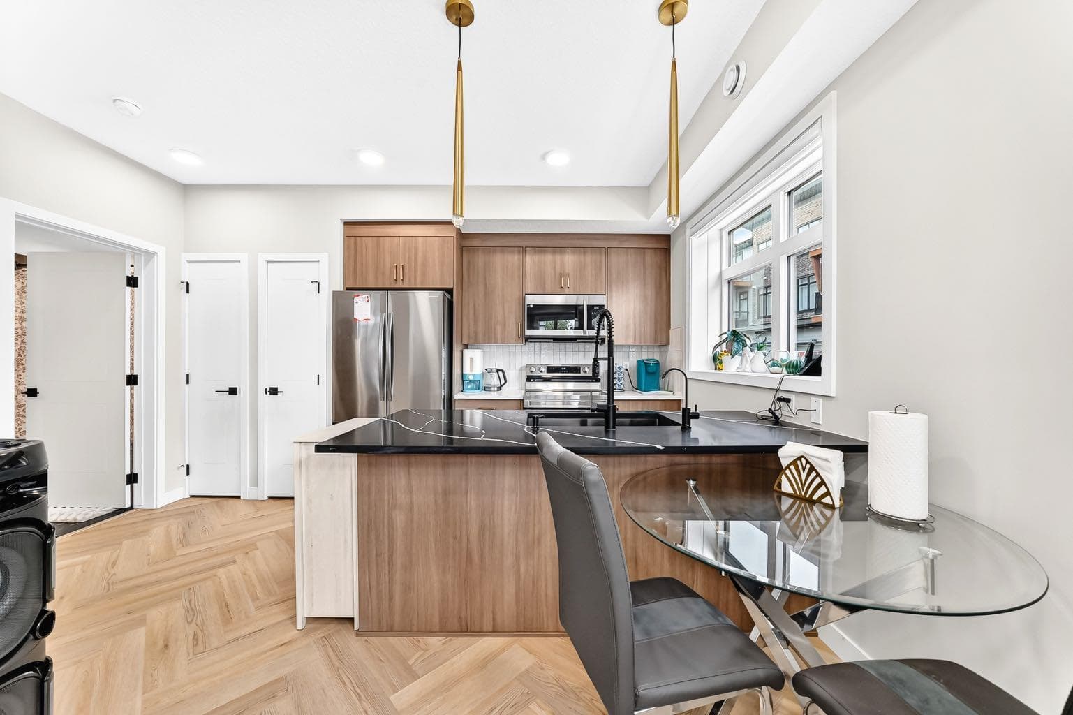 301, 562 Seton Circle SE