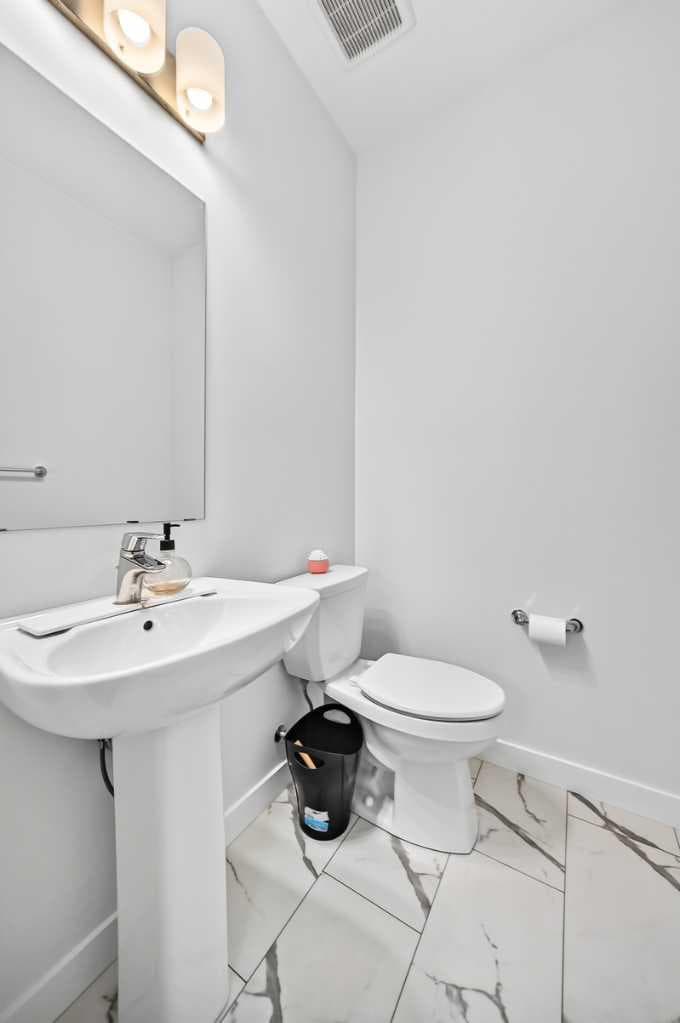 118 Ambleside Heath NW