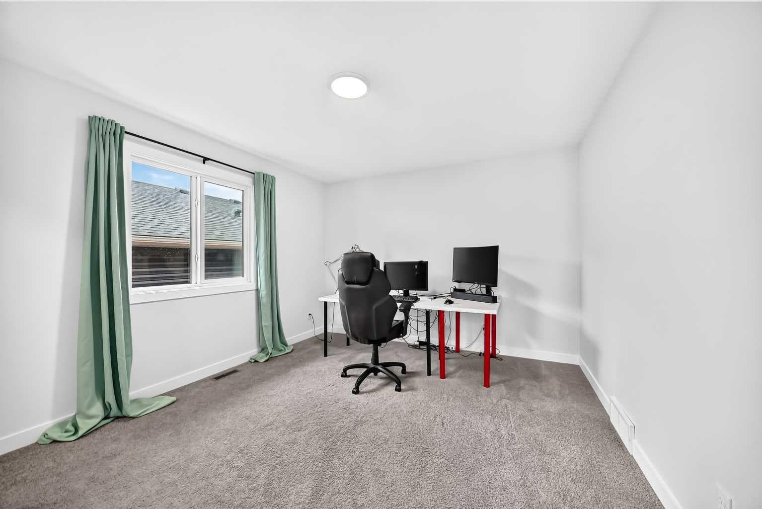 118 Ambleside Heath NW