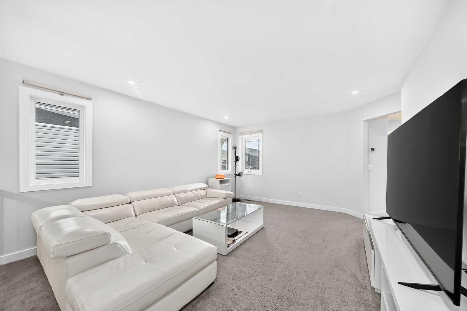 118 Ambleside Heath NW
