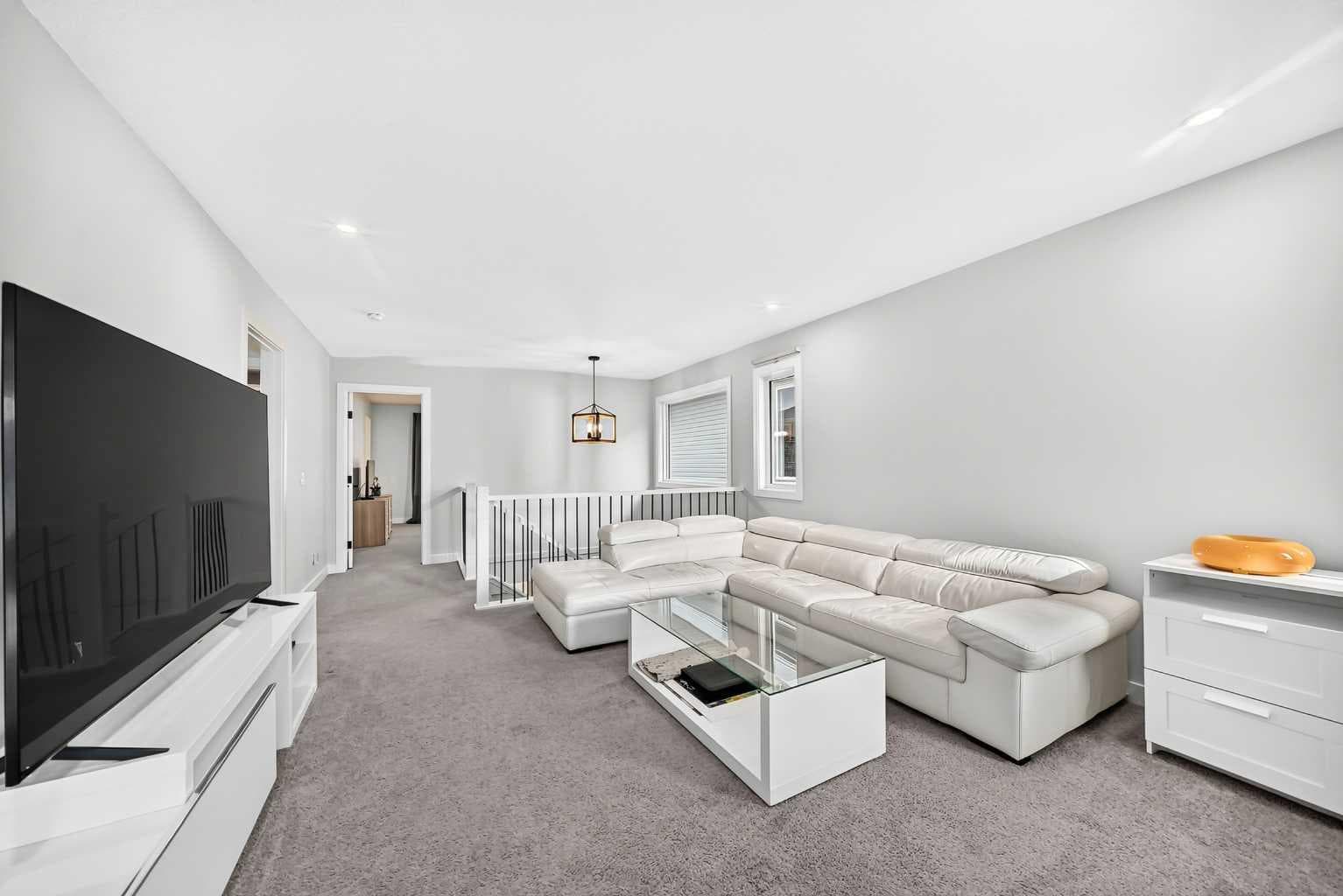 118 Ambleside Heath NW