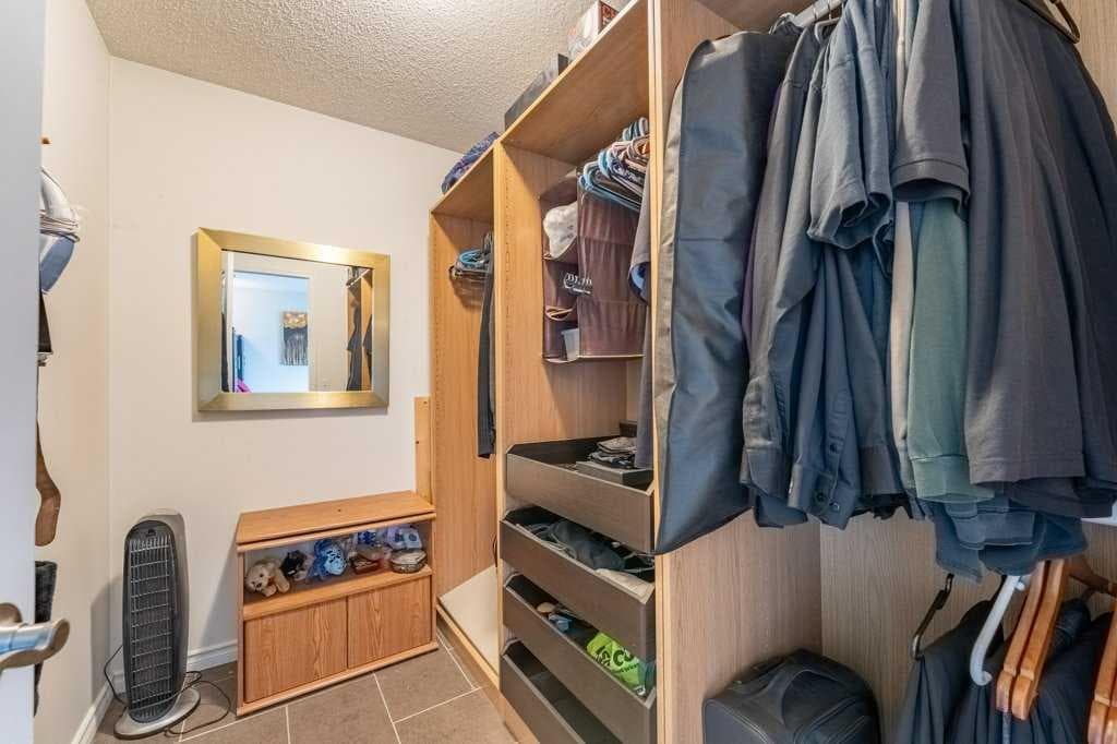250 Mt Lorette Close SE