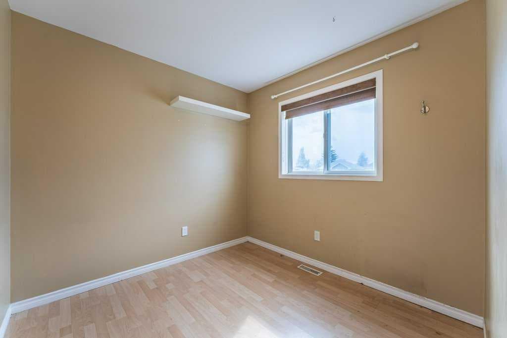 250 Mt Lorette Close SE