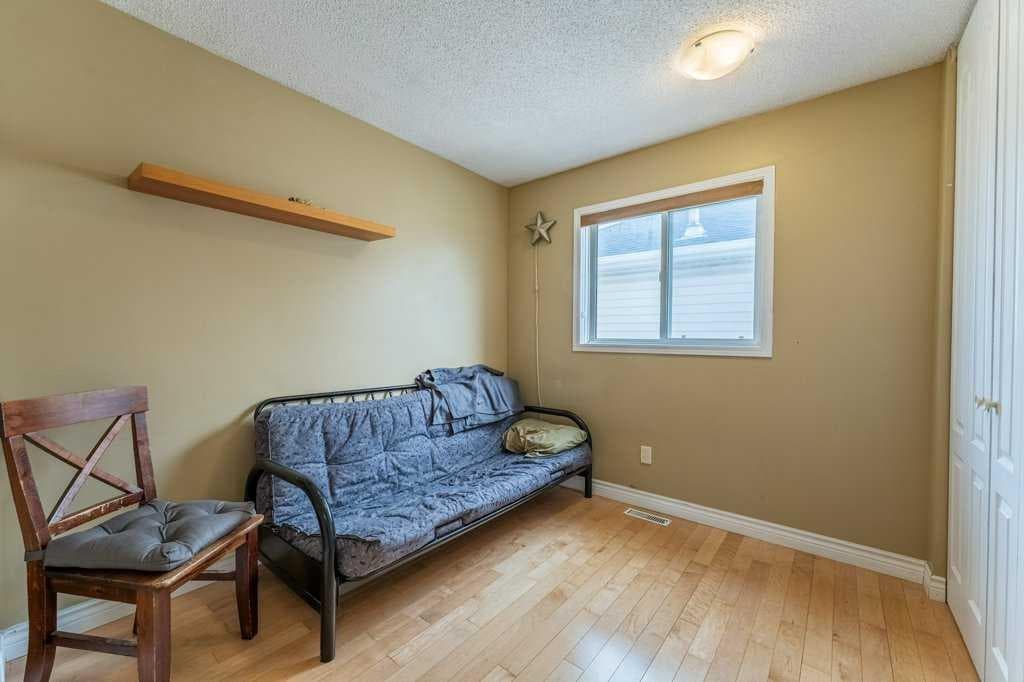 250 Mt Lorette Close SE