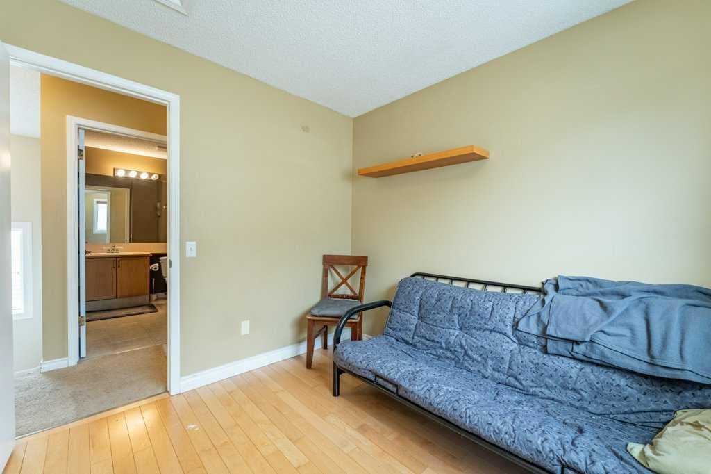 250 Mt Lorette Close SE
