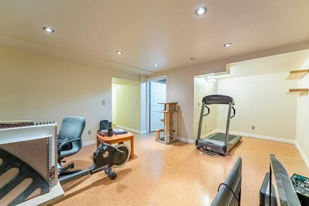 250 Mt Lorette Close SE