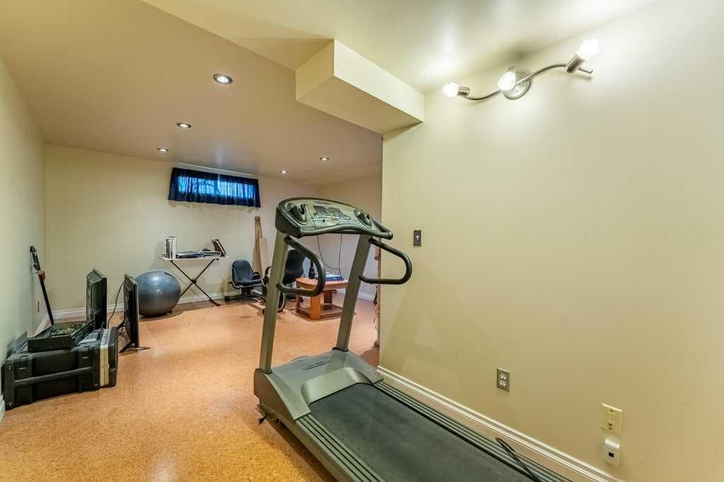250 Mt Lorette Close SE