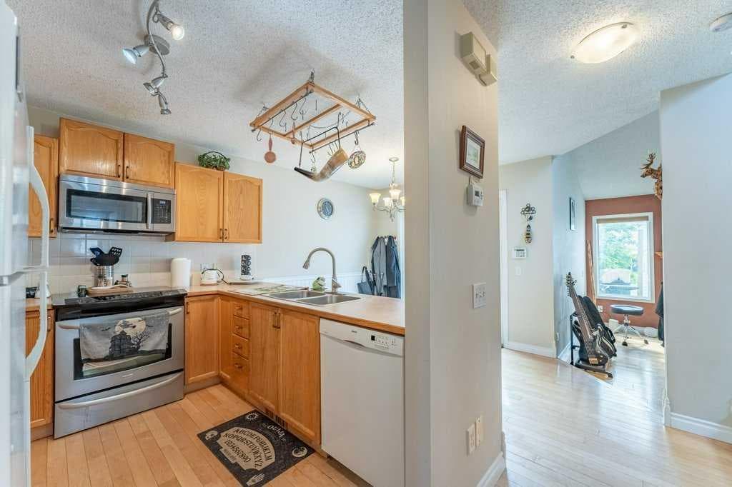 250 Mt Lorette Close SE