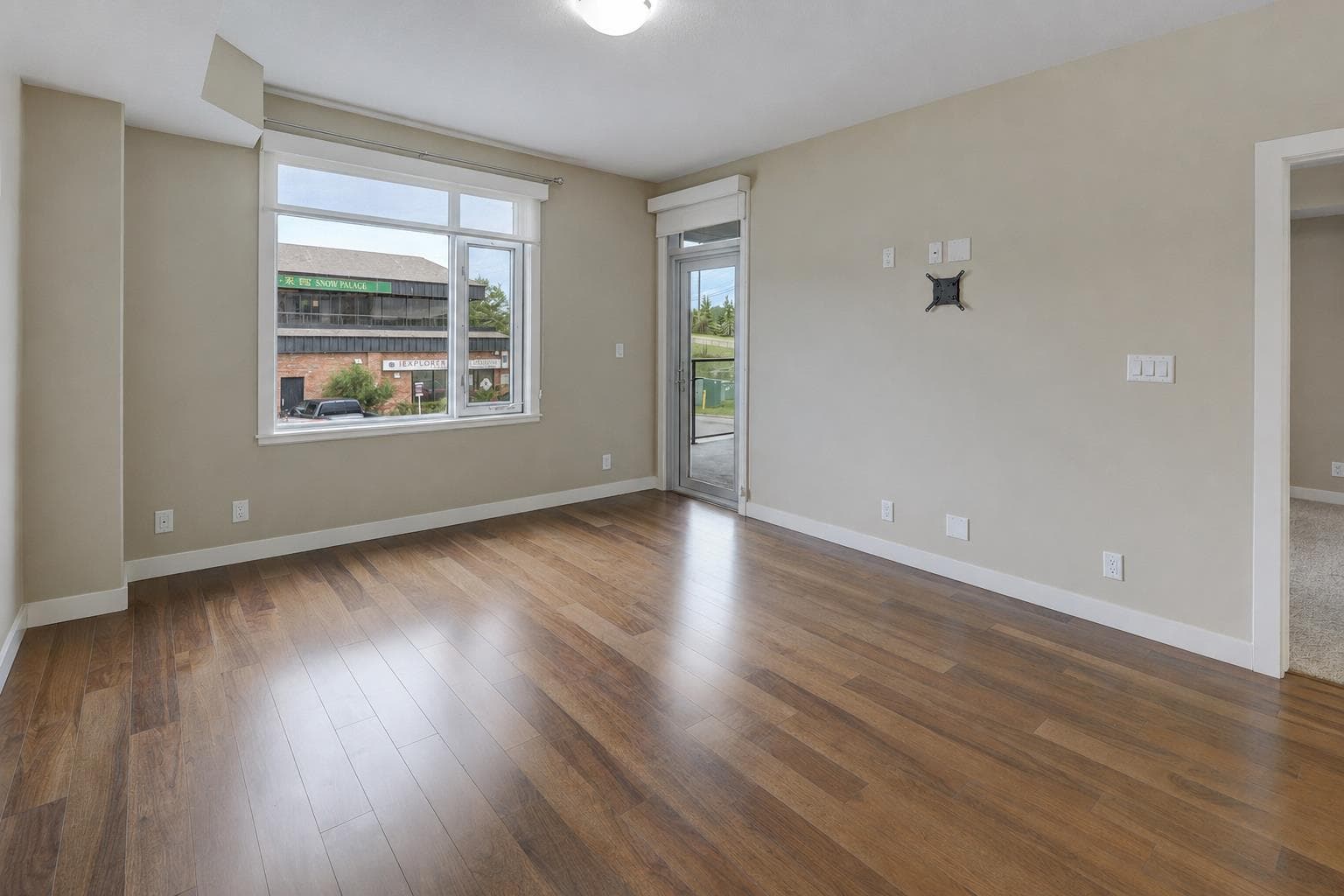 206, 16 Varsity Estates Circle NW
