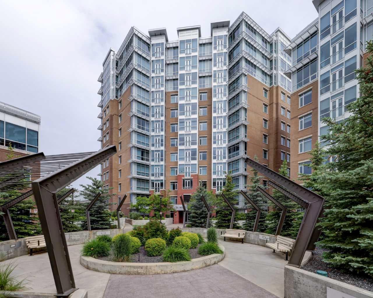 206, 16 Varsity Estates Circle NW