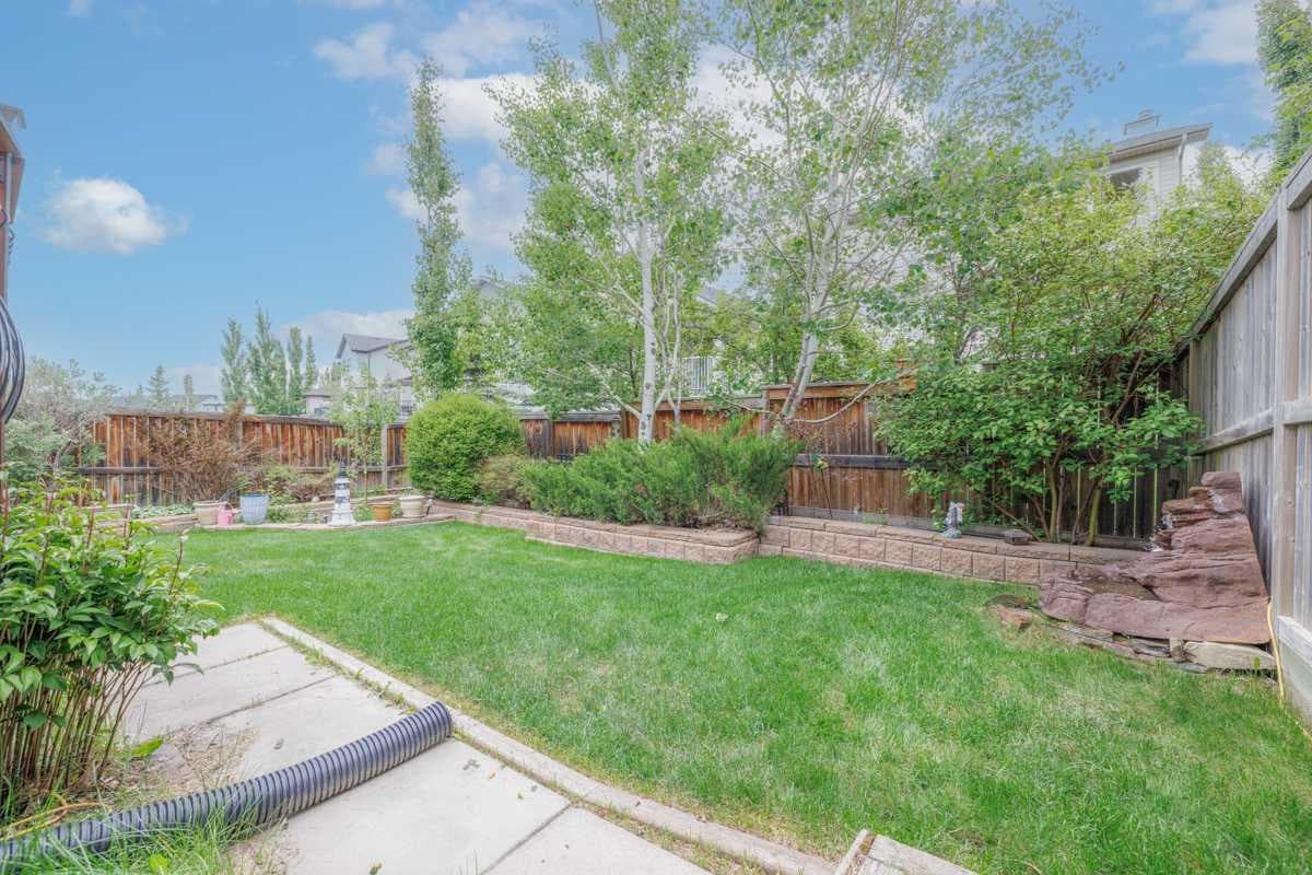 42 Royal Birch Landing NW