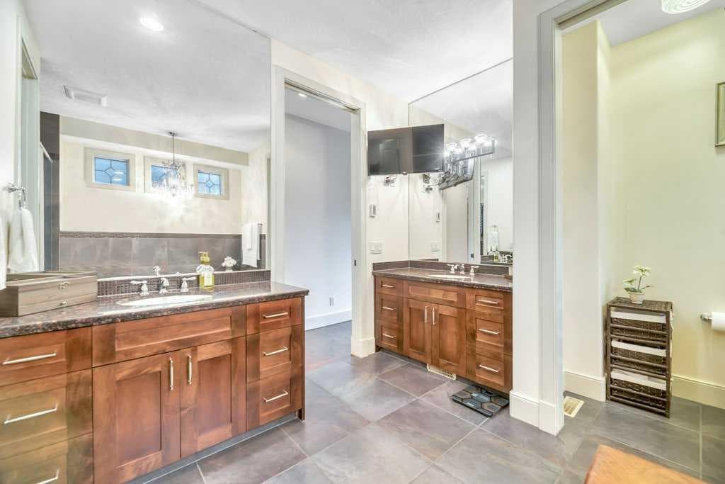 377 Evergreen Circle SW