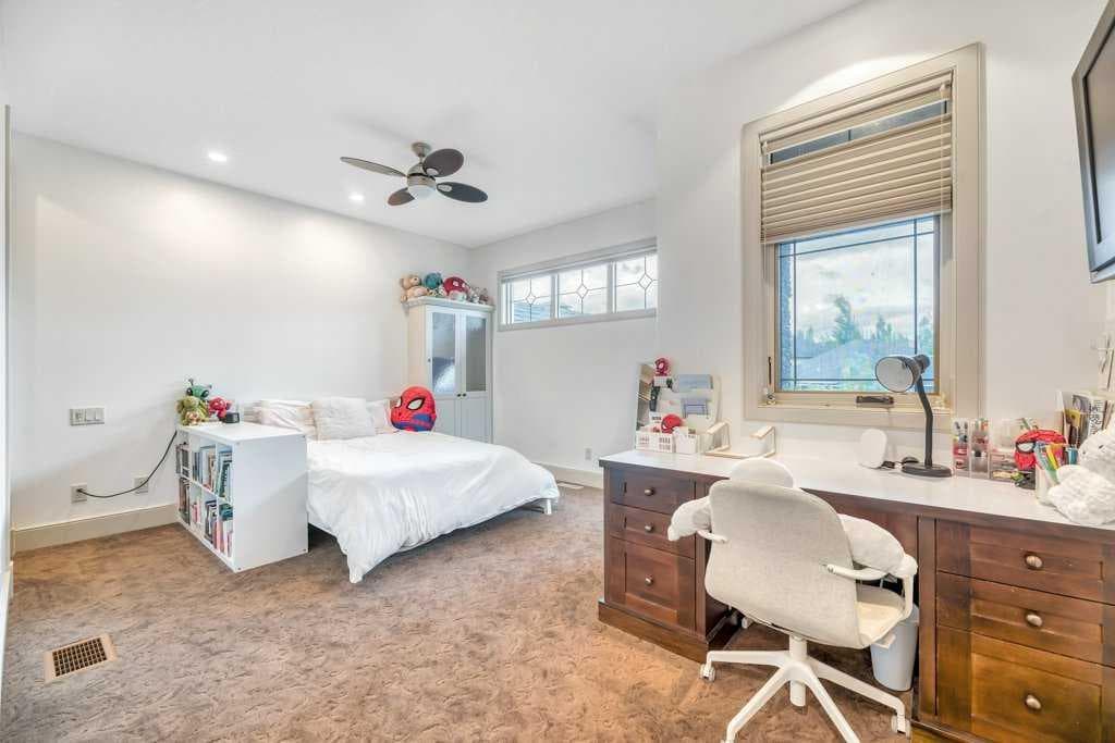 377 Evergreen Circle SW
